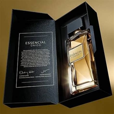 essencial unico fragrantica